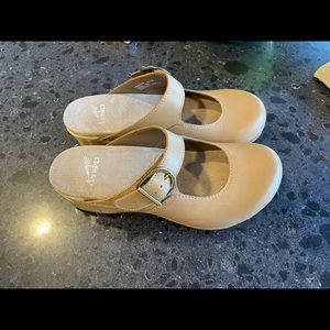 Dansko Martina Full Grain Leather NWT